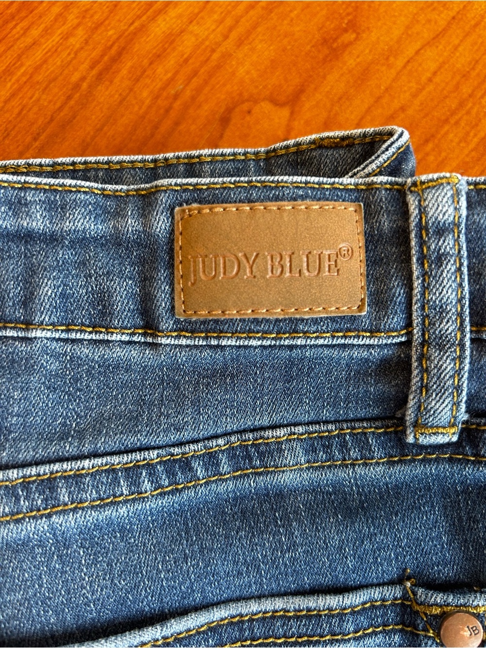Women’s Judy Blue Relaxed Fit Jeans - Size 32 - Picture 2 of 12